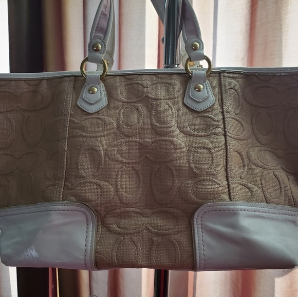 Coach Spring/Summer Tote - Picture 4 of 6